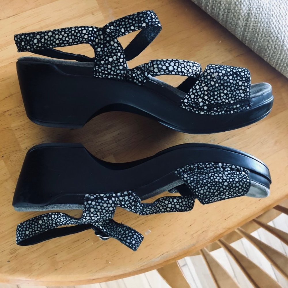 Dansko wedge strap sandal